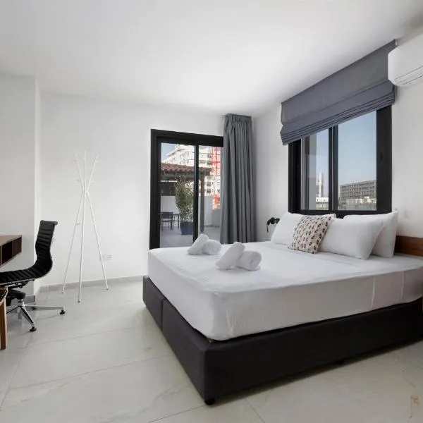 Urban Condo 33 with Balcony - 2 Bdr, hotel v destinaci Nikósie