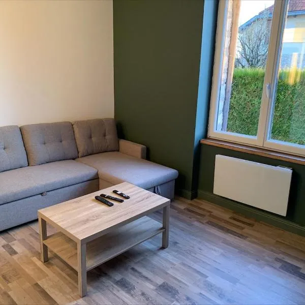Logement au calme, à proximité de tous, khách sạn ở Damparis