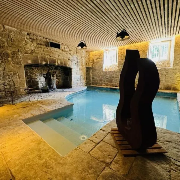 Château d'Aynac, hôtel à Aynac