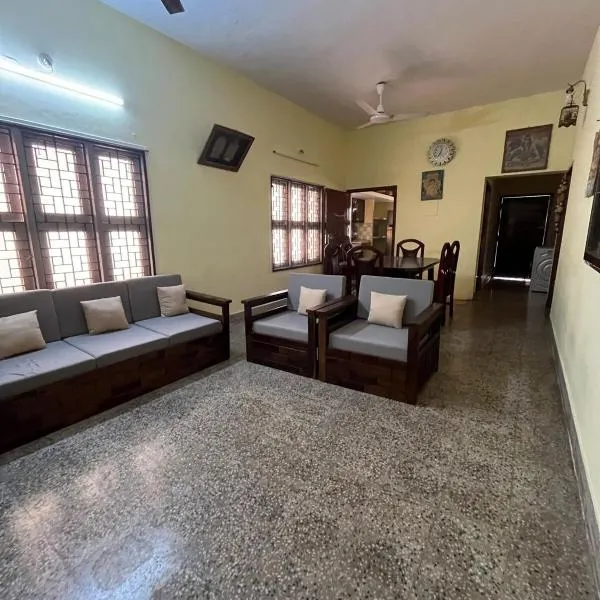 Kandan Kudil - Independent House 4 BHK, hotel en Chennai