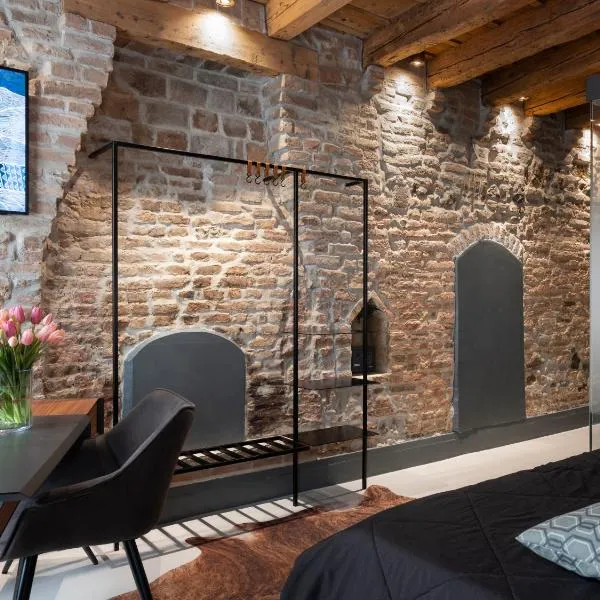 Officine Cavour CASA DEI LEONI Centro Storico Padova, hotel en Padua