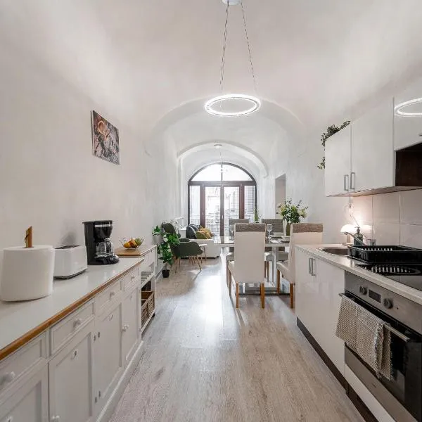 Valentina 3 rooms Hlavna Centrum، فندق في كوشيتسه