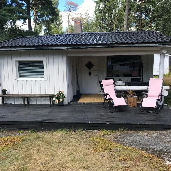Lillhuset Värmdö, hotel v destinaci Herrviksnäs