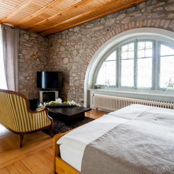 Hotel Acacia, hotel v destinaci Marly-le-Grand