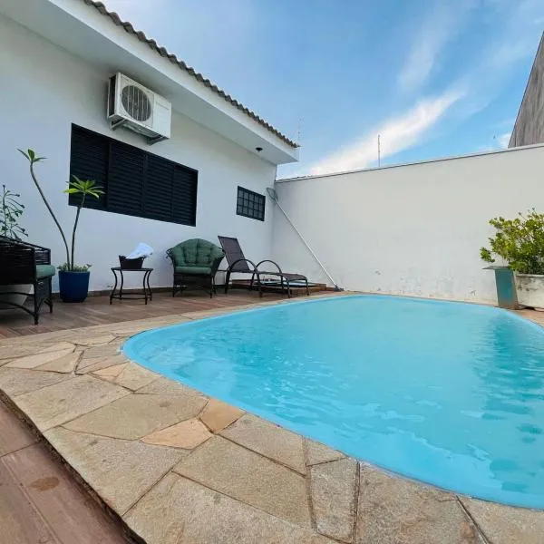 Casa Com Piscina próximo ao Parque do Povo, hotel en Presidente Prudente