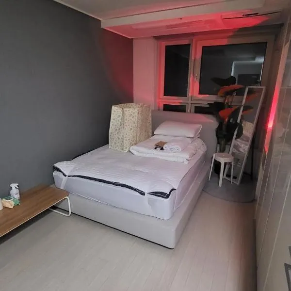 1-2308 #Sinnonhyeon Stn Exit 9, 1-min #Gangnam Stn, 5-min #OTT #Concierge Gangnam Managed，首爾的飯店