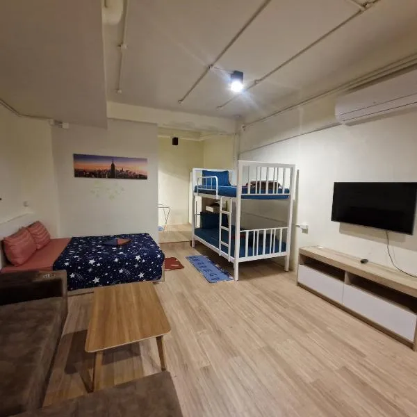 Bonanza Patong Beach1 100m to Beach Star Room, hotel in Patong Beach