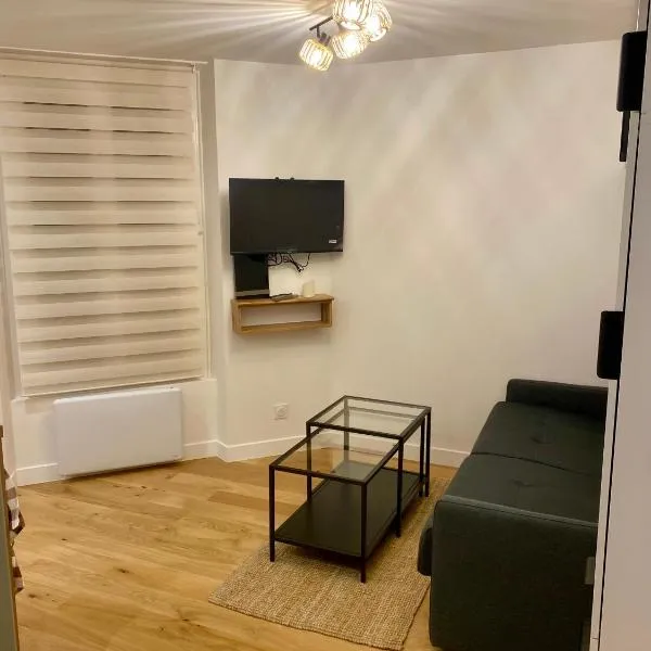 Small comfy studio in Paris, hotel in Paris