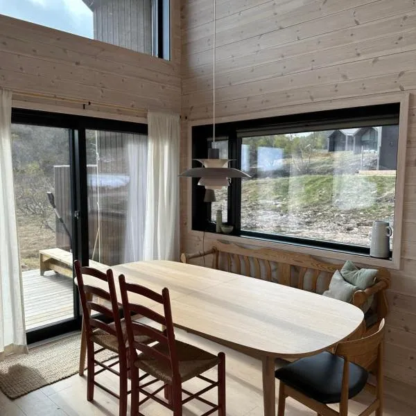 Hytte i fin høyfjellsnatur, Sirdal nær Kjerag, hotel in Tjørhom