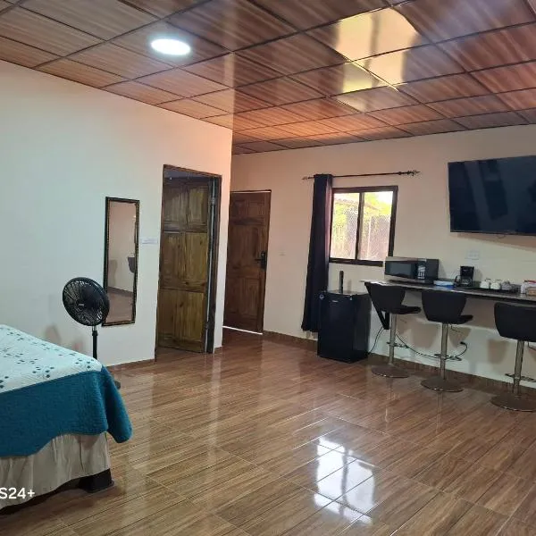 Pleasant Hostal Panama, hotel v destinaci Aserrío