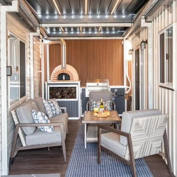 Aotearoa House Yomitan, BBQ, Pizza Oven, hotel in Yomitan