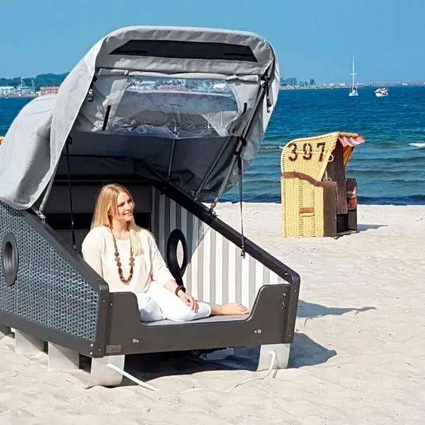 Schlafstrandkorb Süd Höhe Wellenbad - a72364, Hotel in Eckernförde