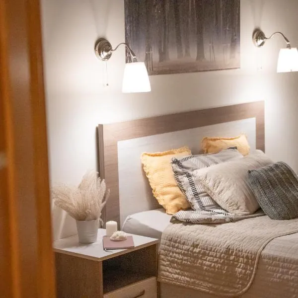 Hygge Oasis for family with free parking and wi fi, hotel u Vilniusu