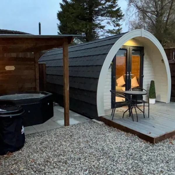Cozy Haven Glamping Pod 1With Hot Tub & Cold Shower, hotel in Naas