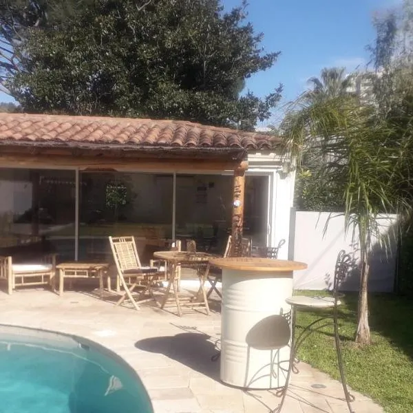 logement indépendant au calme proche toutes commodités et transports, hotel in Le Cannet