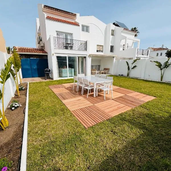 Luxurious And Modern Family Home, hotel in Málaga