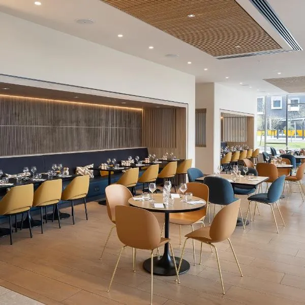 Courtyard by Marriott Paris Charles de Gaulle Central Airport, hotel em Roissy