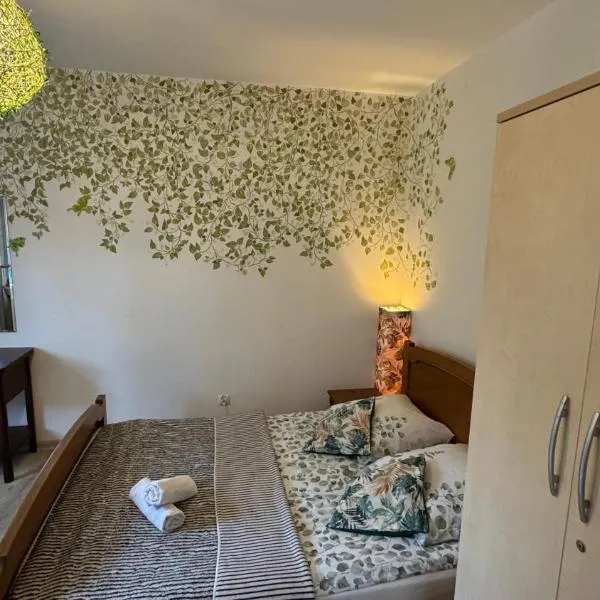 Lake House Hostel, hotel in Szczecin