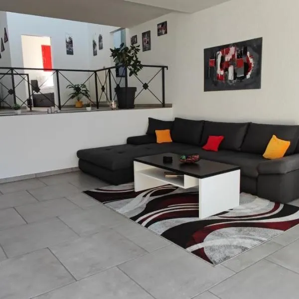 Moderne Doppelhaushälfte mit Süd-West-Terrasse, hôtel à Erkrath