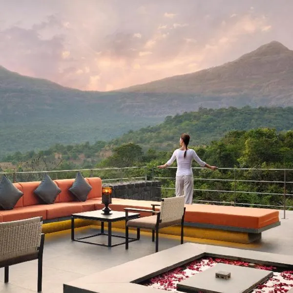 Dharana at Shillim All Inclusive Luxury Wellness Retreat, ξενοδοχείο σε Lonavala