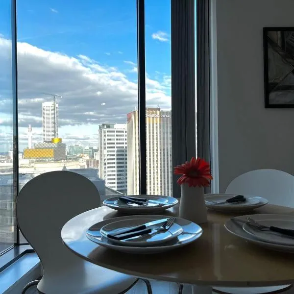 Luxury 11th-Floor Penthouse - 2 Bed 1 Bath - City Centre Views - Gym & Netflix, hotel in Birmingham