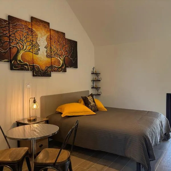 nuitzen, hotel v destinaci Boyer