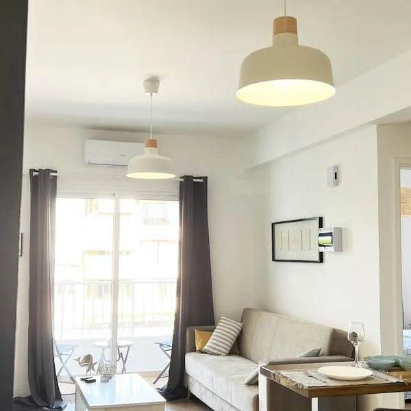 Victoria3 1-Bedroom Condo in a Privileged Location, Hotel in Paphos