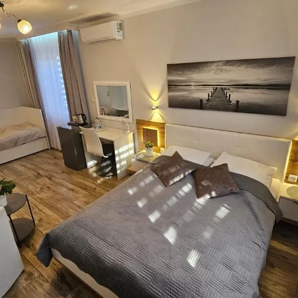 Willa-Restauracja Victoria, hotel v destinaci Ostrowiec Świętokrzyski