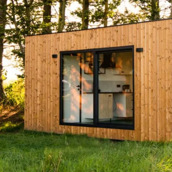 Cozy & Contemporary Lodge by the woods, מלון בקאוברידג'