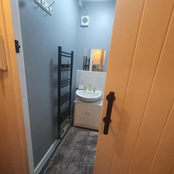 A home in the city, hotel in London