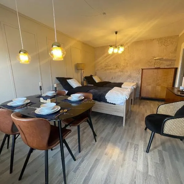 Stylisches City Apartment mit Balkon und Garage โรงแรมในไลป์ซิก