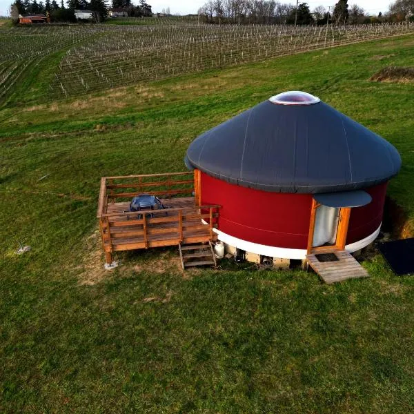 Chaleureuse yourte a la campagne, hotel en Mourens