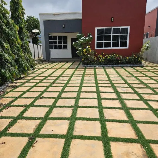 Cozy 3 bedroom house in Frafraha, hotel di Oshiyie