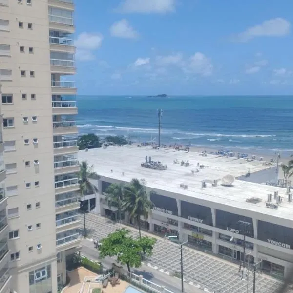 Apto Pitangueiras Pé na Areia e Vista do Mar, hotel in Guarujá
