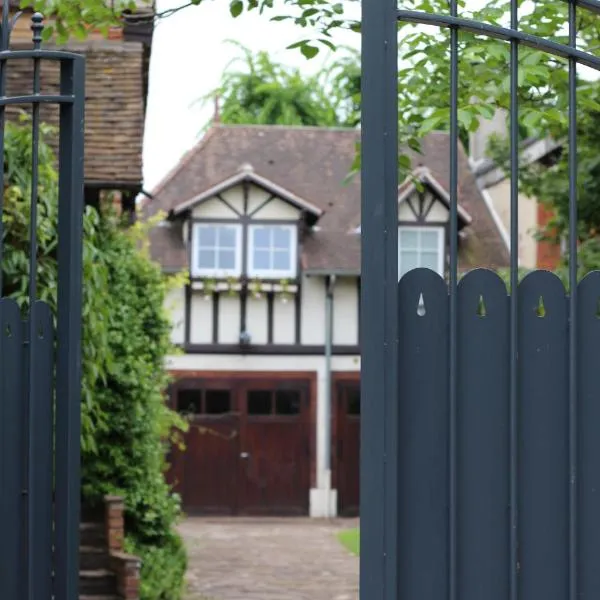 Maison d'hôtes Paris Riverside, hotel in Saint-Maur-des-Fossés