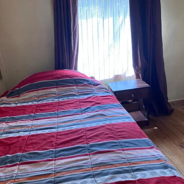 Ecosenderos,位于锡斯内斯港的酒店