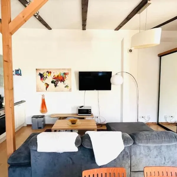 Loft MOIN near NDR UKE ZOO, hotel v Hamburku