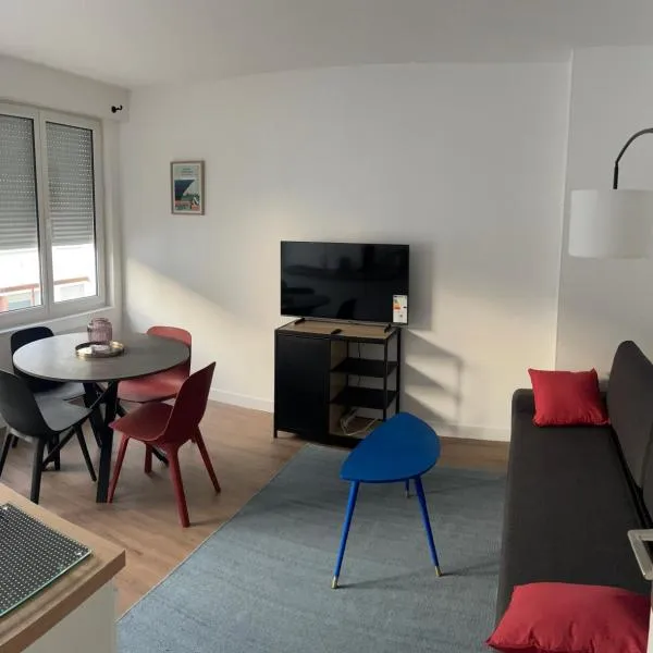 Appartement T2 - 202 - Hyper Centre - Intégralement rénové - Toutes commodités à pied, hotel in Saint-Nazaire