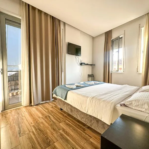 Old Bazaar Central Rooms, hotel in Tirana