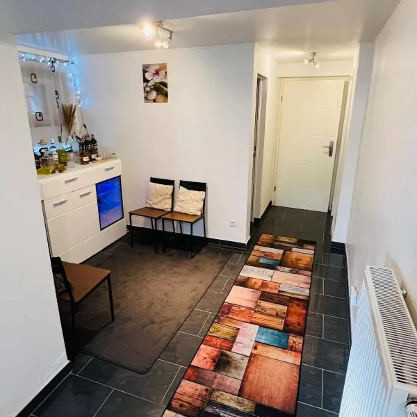 Private 1-Bedroom Apartment in Dudelange Centre, hotel v destinaci Dudelange