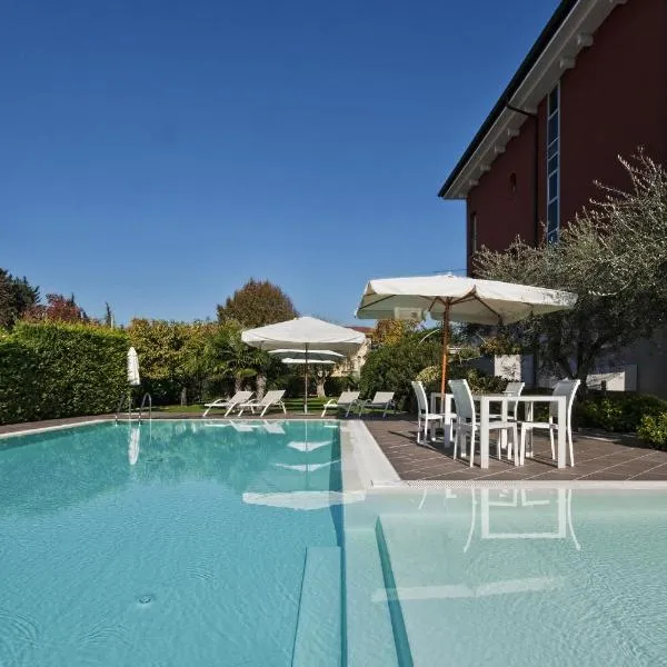 Vialeromadodici Rooms & Apartments, hotel v destinaci Lazise