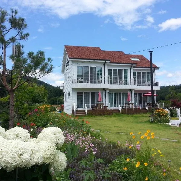 Walking Sky Pension, hotel in Gapyeong