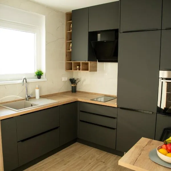 Apartman April u centru grada, besplatan parking, hotel v destinaci Slavonski Brod