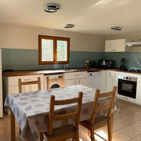 gîte la petite ferme Peyre, hotel in Créon-dʼArmagnac