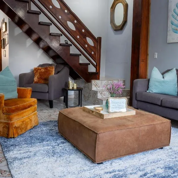 Rusty Blue Belize 2 Bedroom sleeps 8, Hammocks, Gated WiFi & Hot Water、Ladyvilleのホテル