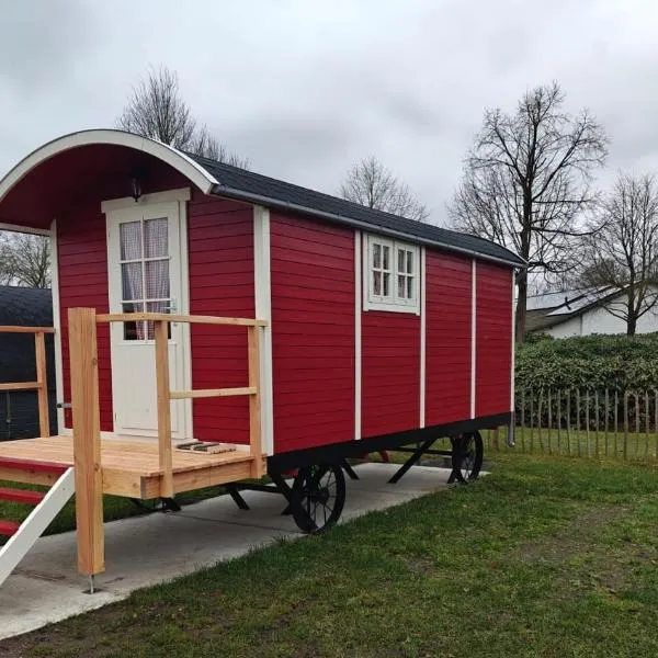 Pipowagen 2 persoons Camping Lindershoeve Bergeijk, Hotel in Bergeijk