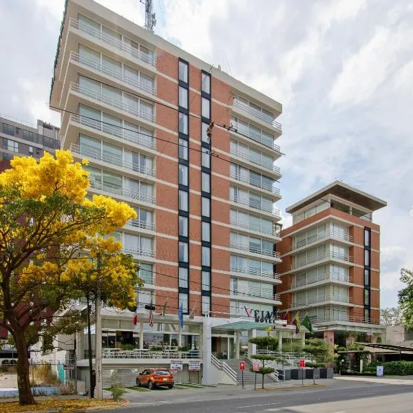 天鹅绒广场酒店，位于瓜达拉哈拉的酒店