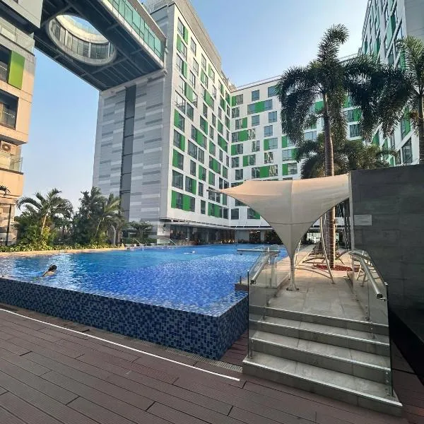 Republic Plaza Airpot Tân Sơn Nhất view sân bay, hotel in Ho Chi Minh City