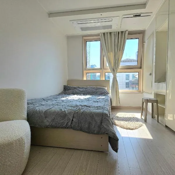 Cozy house with city view 13, hotel in Seoul