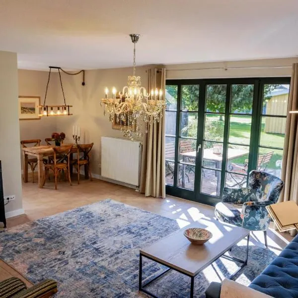 Landhaus Storchennest - komfortable Appartements für 2-5 Personen, hotel in Reestow